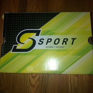 Boys New Black Sketchers Sneakers Size 1